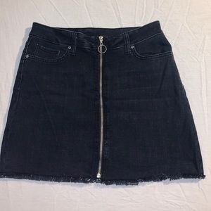 Arizona Jean Company black, denim, zip up skirt 🖤